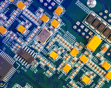 硬盤集成電路板的設(shè)計(jì)與創(chuàng)新